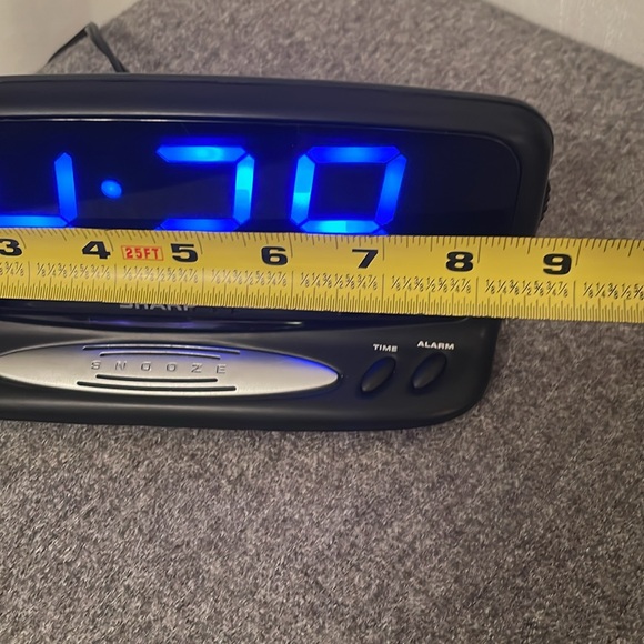 SHARP LED Electric Alarm Clock with Jumbo Blue Numbers SIMPLE TO USE SPC1221XF - Picture 7 of 11